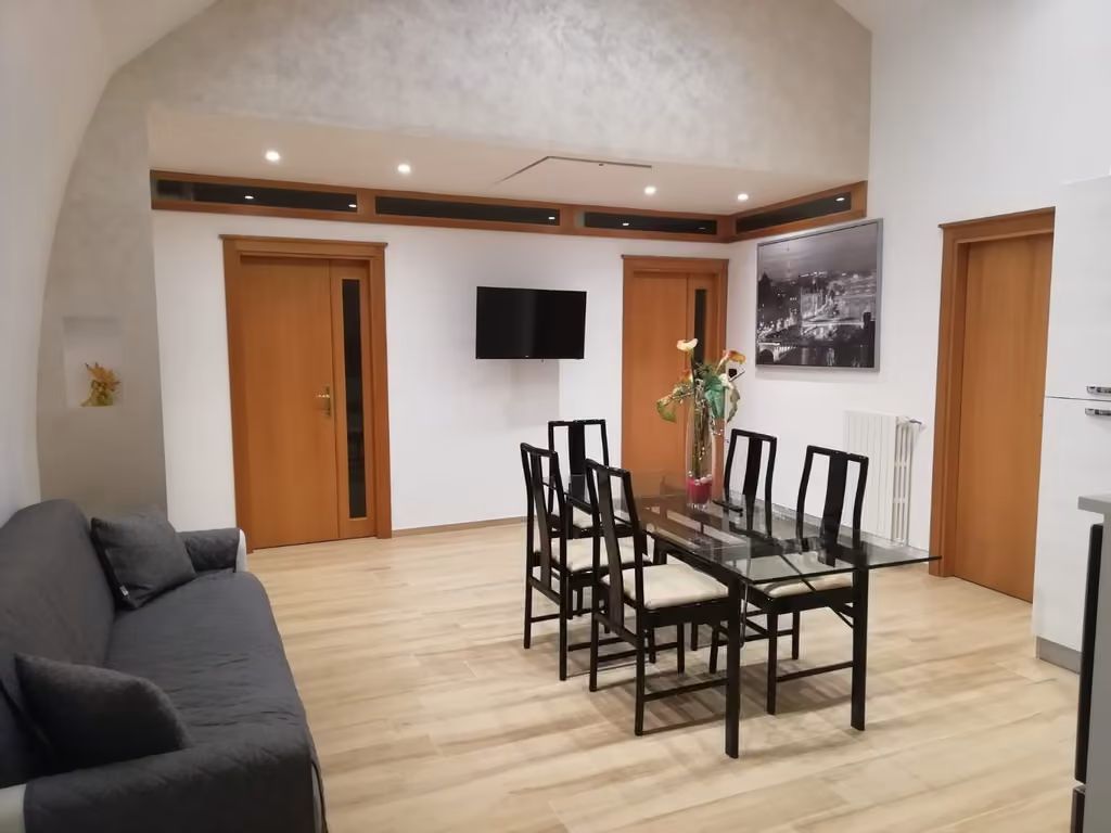 Camera matrimoniale del B&B GABRI a Spinazzola con letto rifatto e luce naturale
